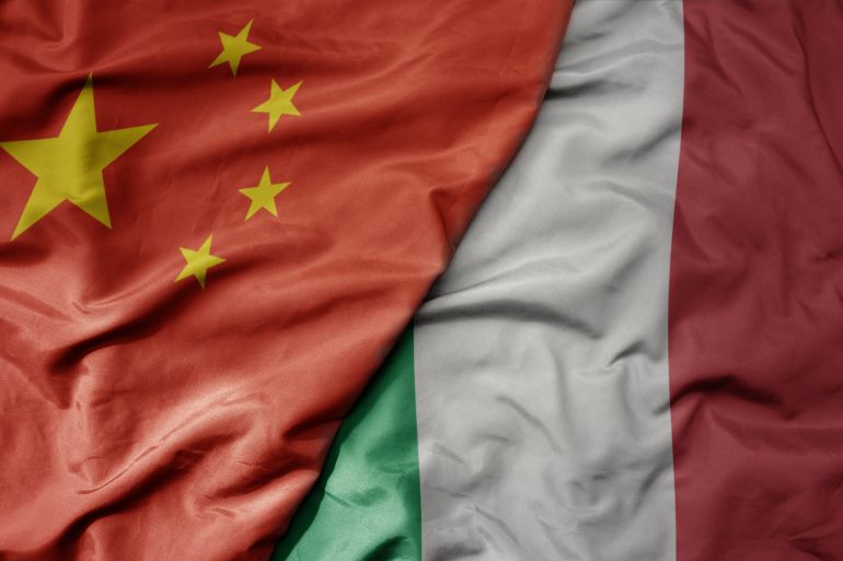 علم ايطاليا والصين